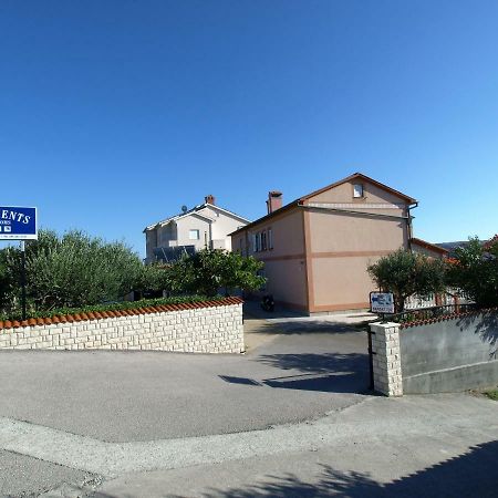 Apartments Ljubica Barbat na Rabu Exterior photo