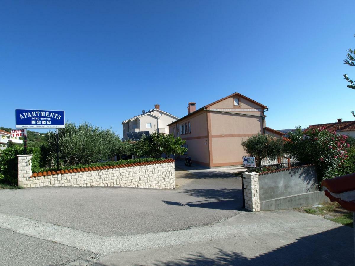 Apartments Ljubica Barbat na Rabu Exterior photo