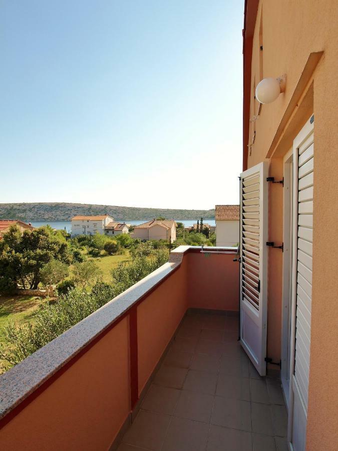 Apartments Ljubica Barbat na Rabu Exterior photo
