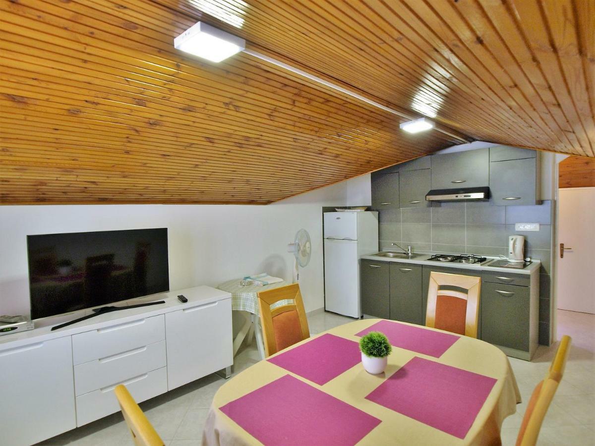 Apartments Ljubica Barbat na Rabu Exterior photo