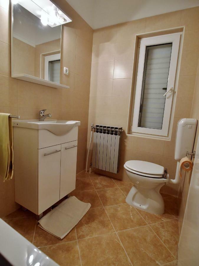 Apartments Ljubica Barbat na Rabu Exterior photo