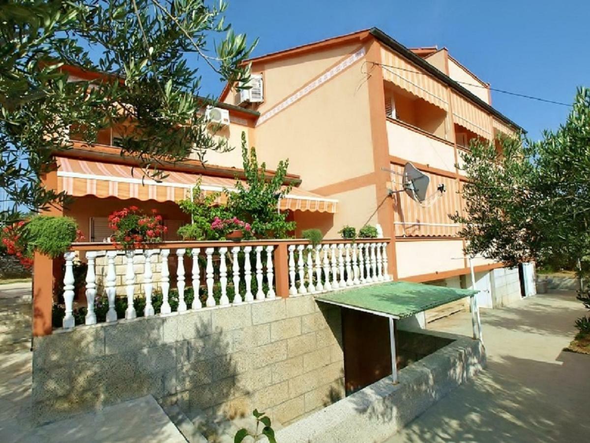 Apartments Ljubica Barbat na Rabu Exterior photo